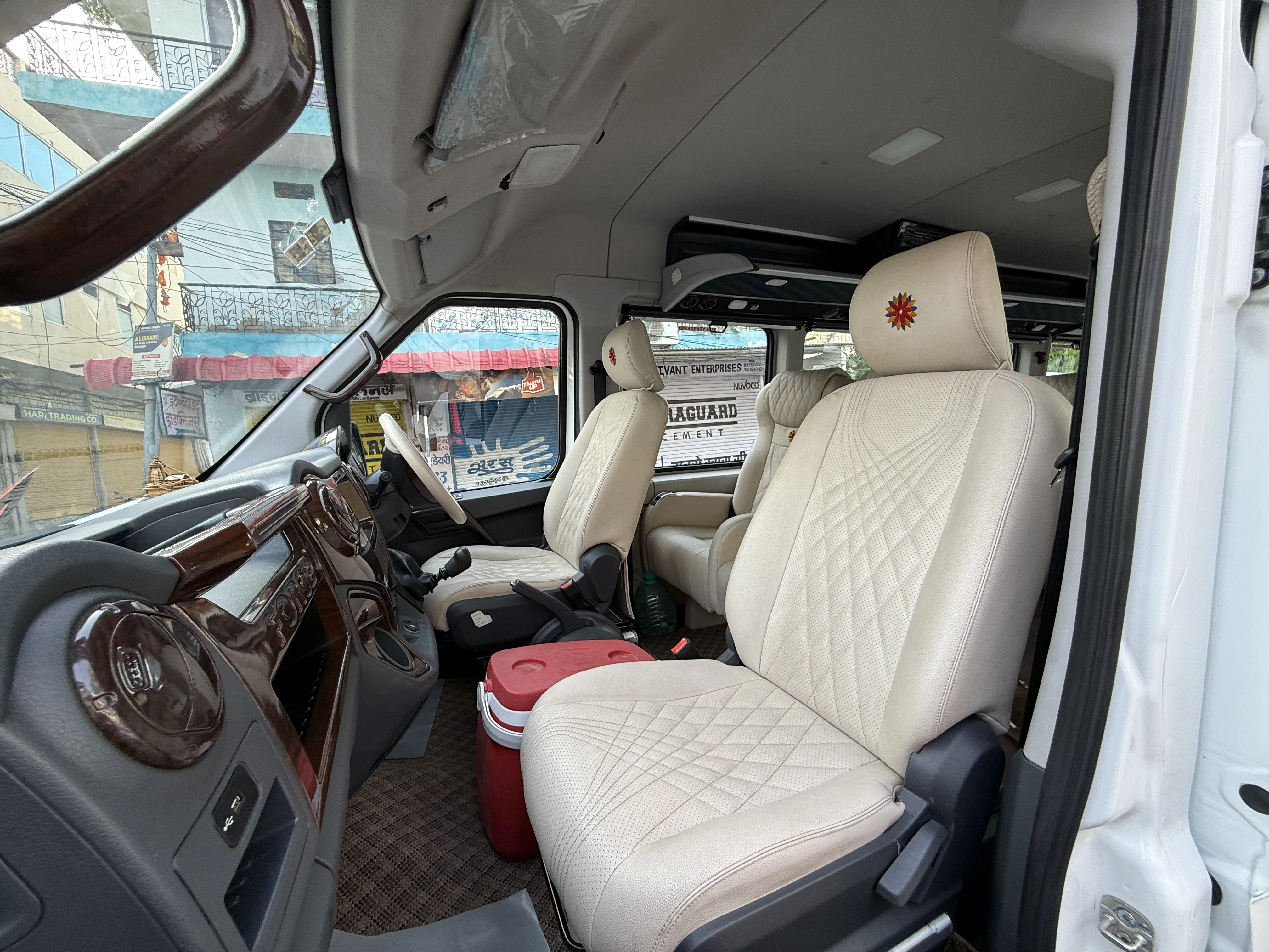 Best 17 Seater Force Urbania rental in Jaipur