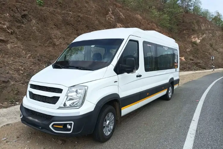 16 Seater Force Urbania