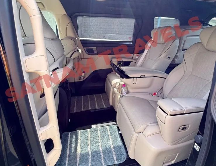 Chauffeur driven Toyota Vellfire Car Jaipur for airport transfer